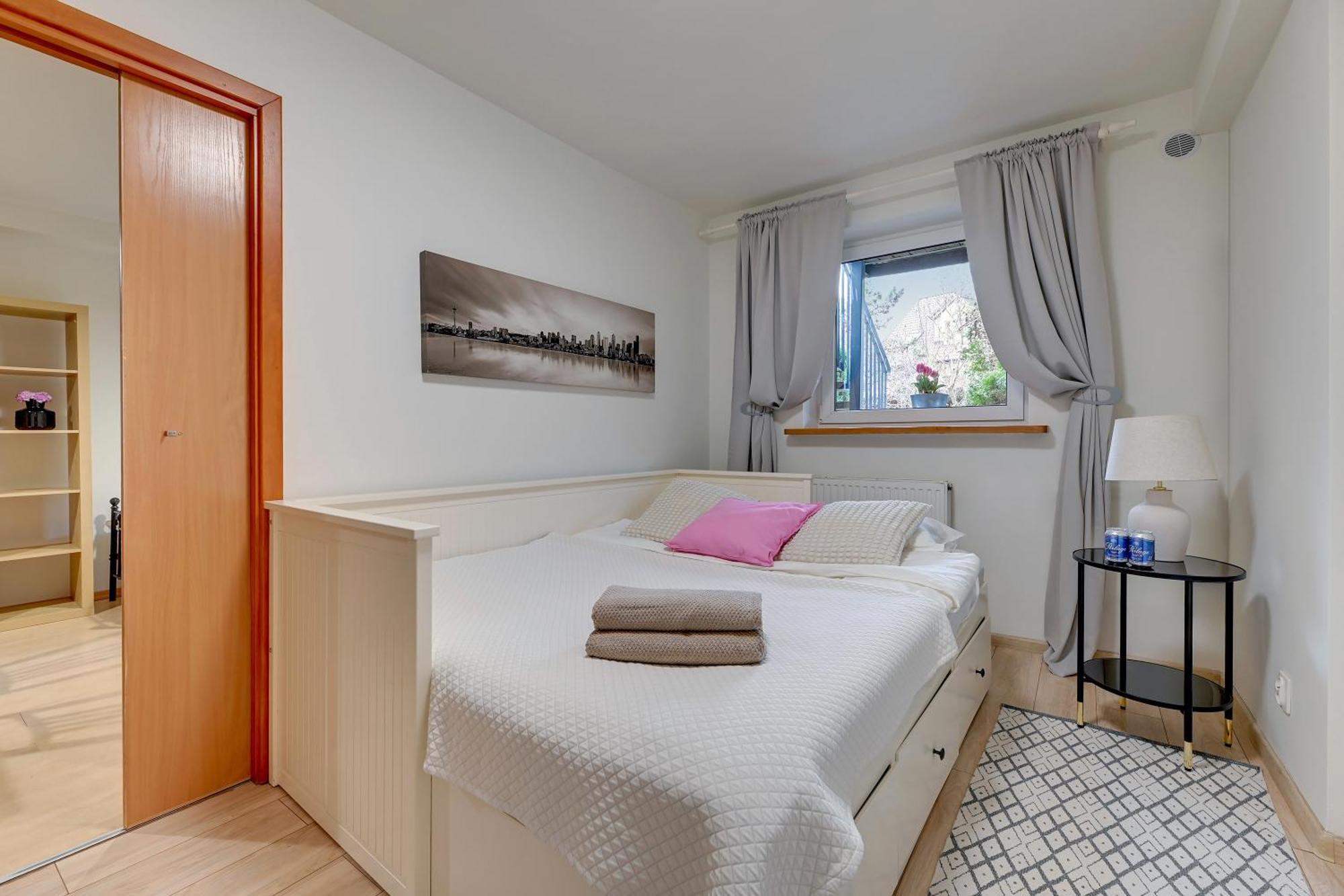 48 Apartament *